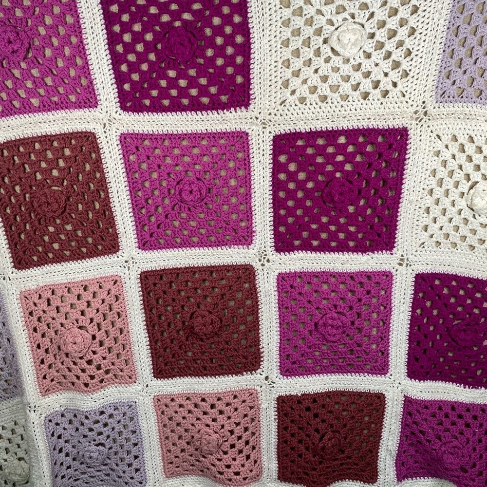 Knitting wool blanket with flower